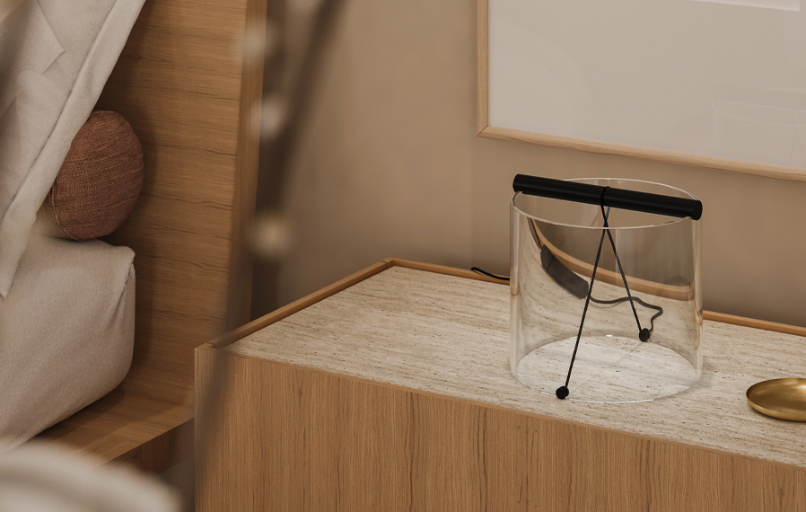 leveza visual, como dar leveza a um espaço, design de interiores, organização da casa, mobiliário de sala, espaços leves, decoração de interiores, escolha de mobiliário, iluminação interior, materiais naturais, estantes vitrines armários, Tralhão Design Center