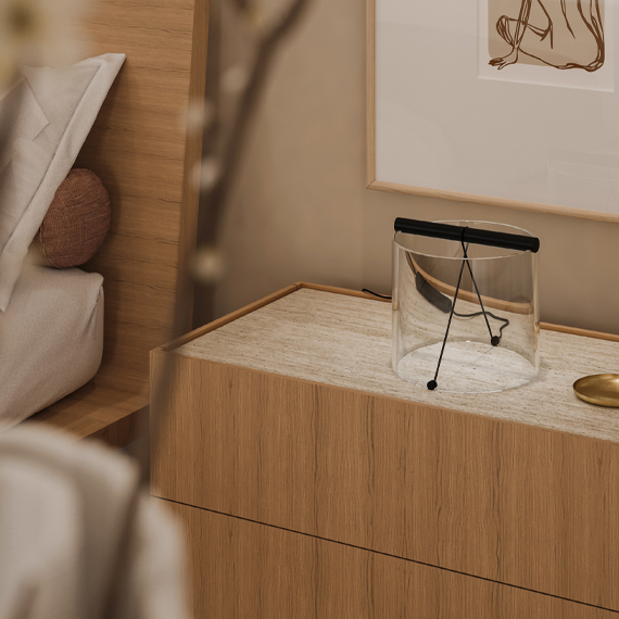 leveza visual, como dar leveza a um espaço, design de interiores, organização da casa, mobiliário de sala, espaços leves, decoração de interiores, escolha de mobiliário, iluminação interior, materiais naturais, estantes vitrines armários, Tralhão Design Center